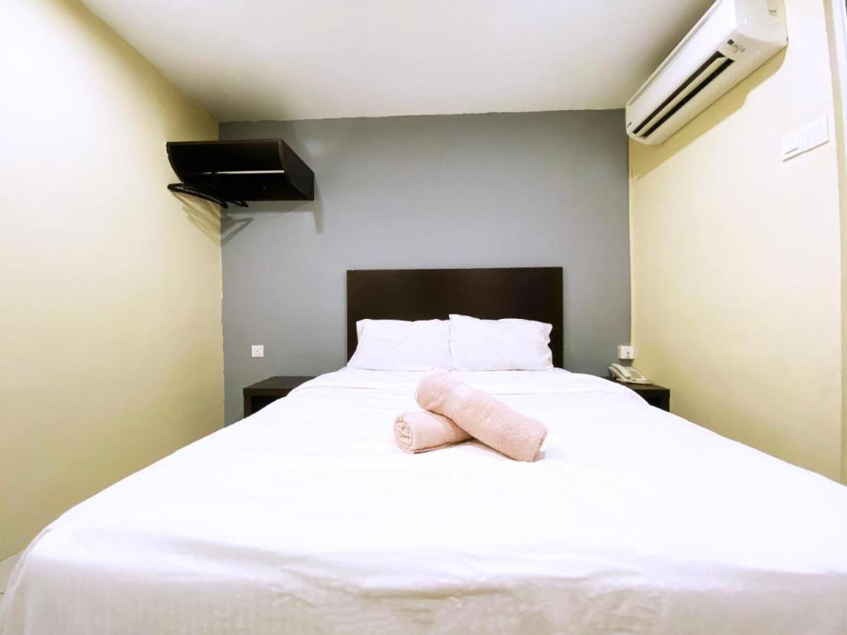 Your Hotel Klang Bagian luar foto