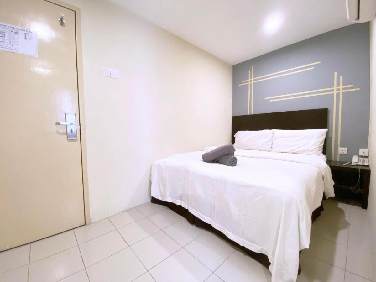 Your Hotel Klang Bagian luar foto