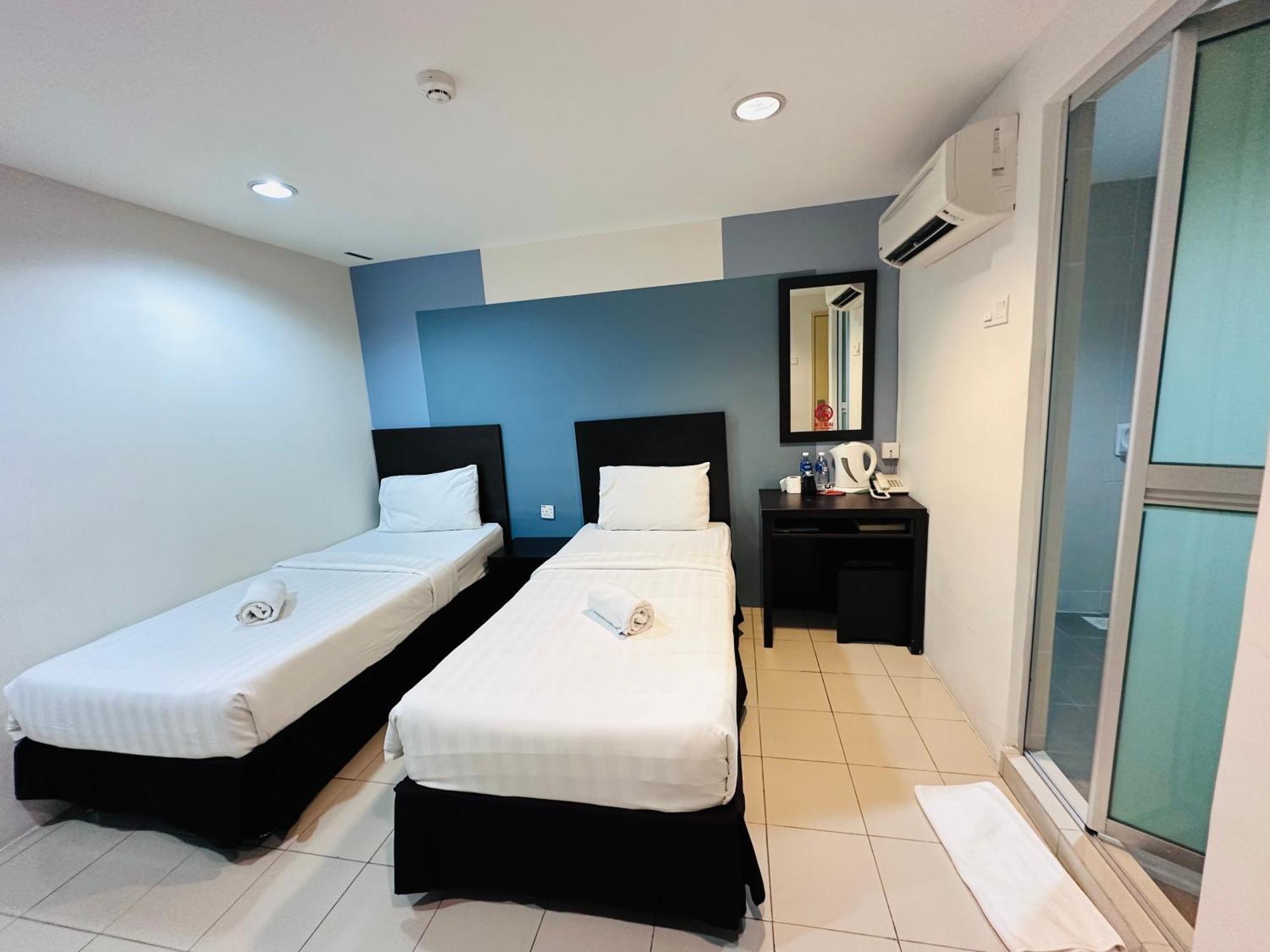 Your Hotel Klang Bagian luar foto