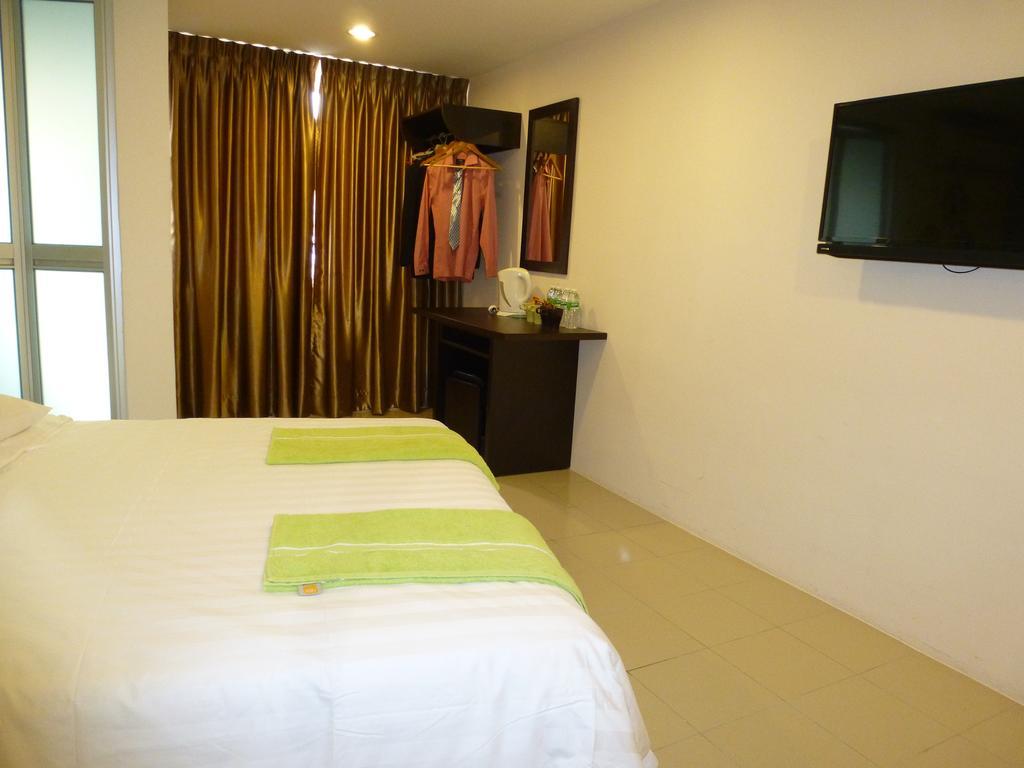 Your Hotel Klang Bagian luar foto